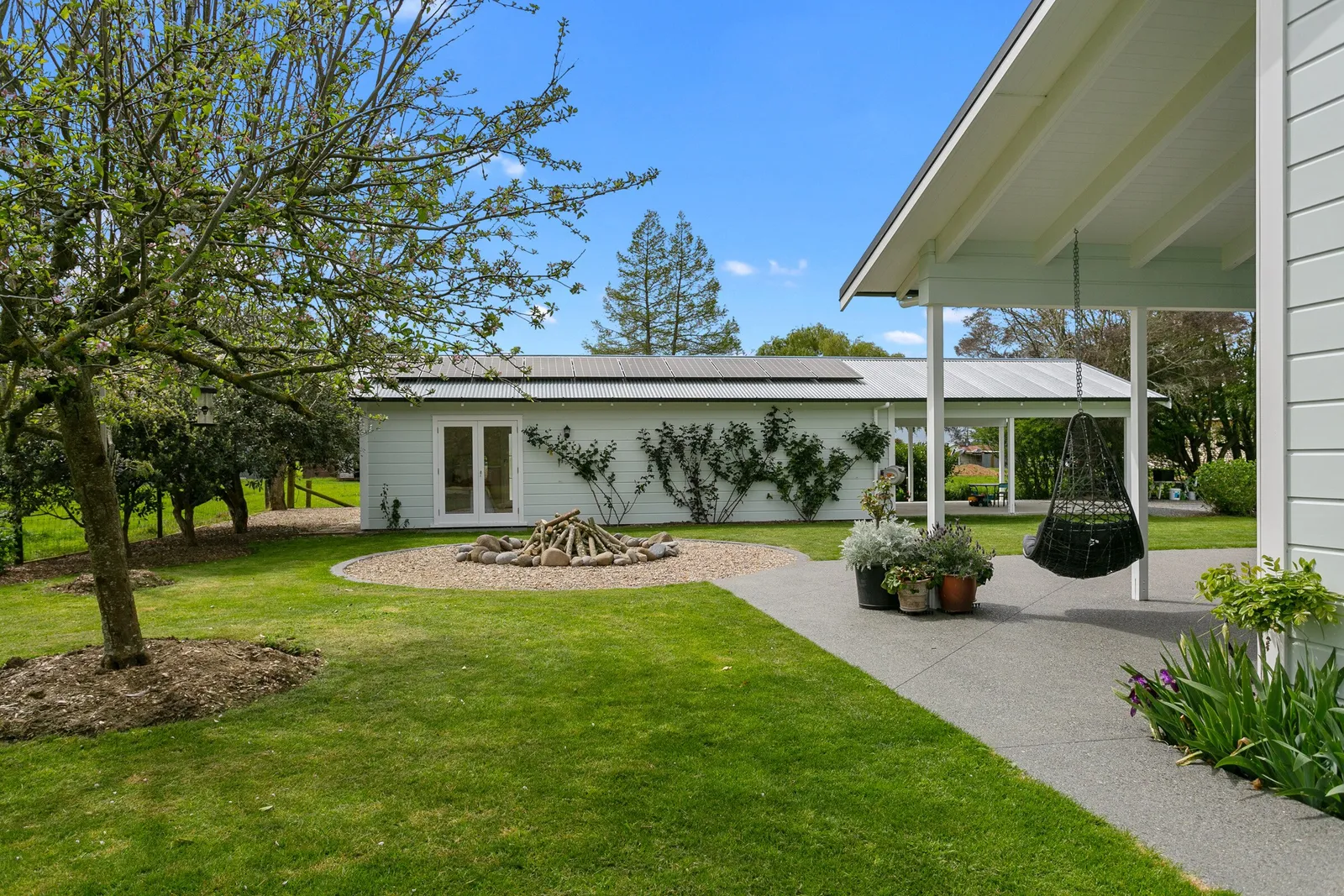 Exterior images of Oakshott Road, renovated home by Whitechurch Construction, Waikato residential builders.