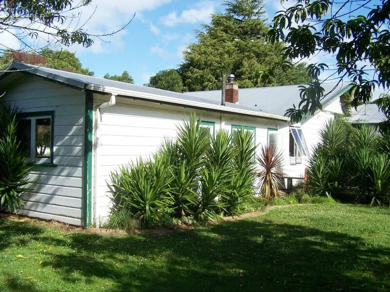 Exterior before images of Oakshott Road, renovated home by Whitechurch Construction, Waikato residential builders.