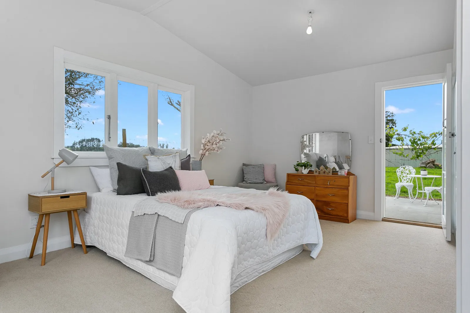 Interior images of Oakshott Road, renovated home by Whitechurch Construction, Waikato residential builders.