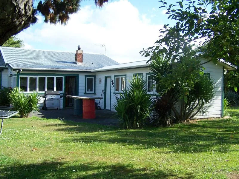 Exterior before images of Oakshott Road, renovated home by Whitechurch Construction, Waikato residential builders.