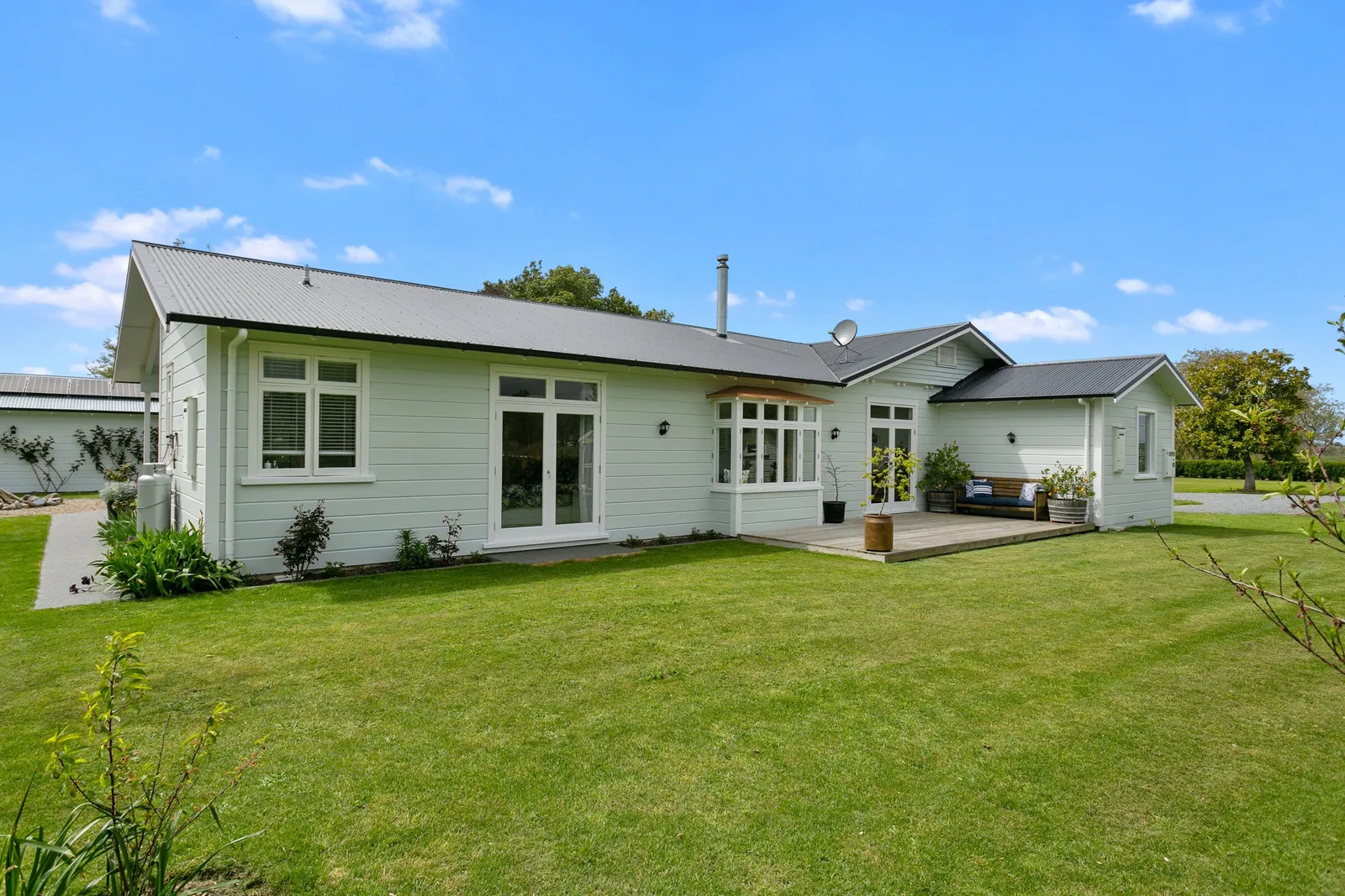 Exterior after images of Oakshott Road, renovated home by Whitechurch Construction, Waikato residential builders.
